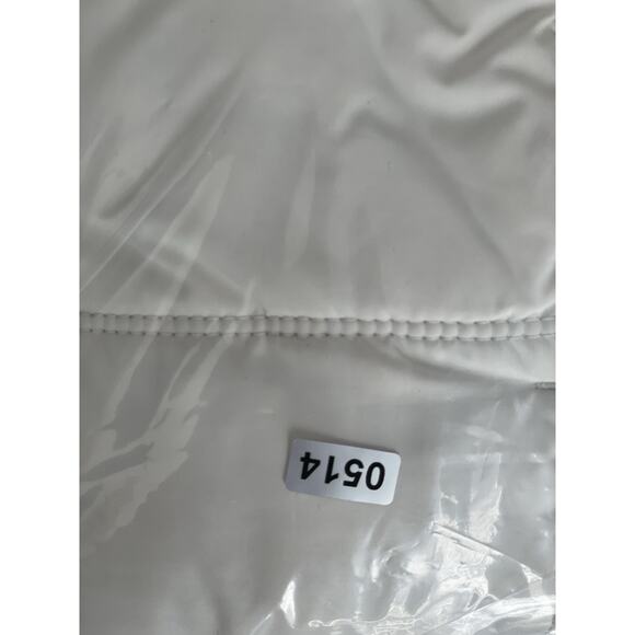 GAP White Puffer Vest - Picture 10 of 10